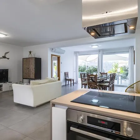 Prisma By Select Villa