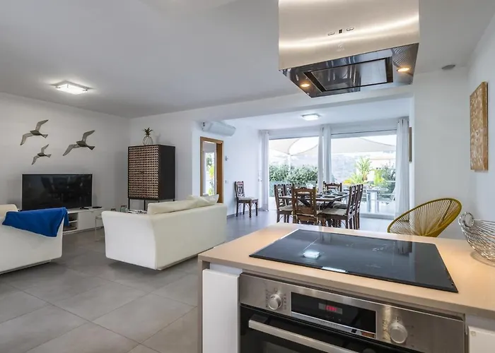 Prisma By Select Villa